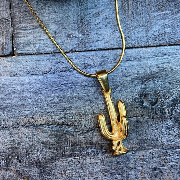 NEW Gold Cactus Pendant Layering Necklace - Picture 3 of 15